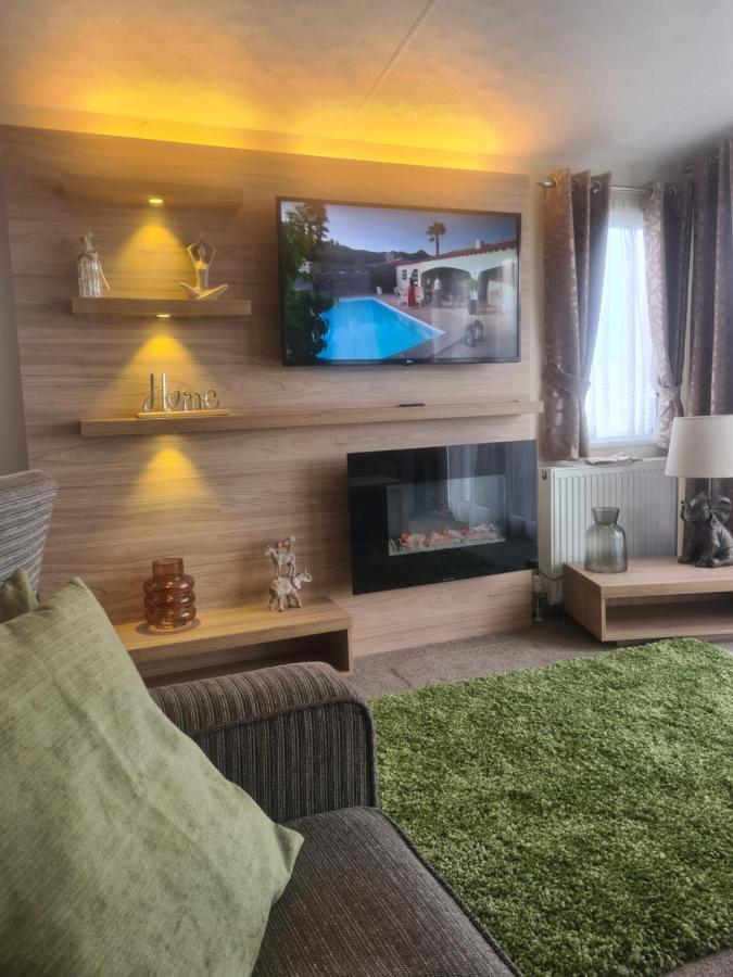 Beautiful 2 Bedroom Caravan, Holiday Park Tenby Saint Florence Ngoại thất bức ảnh