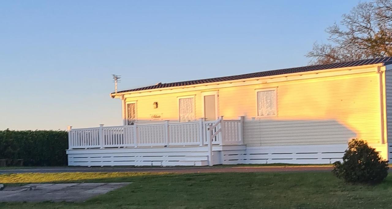 Beautiful 2 Bedroom Caravan, Holiday Park Tenby Saint Florence Ngoại thất bức ảnh