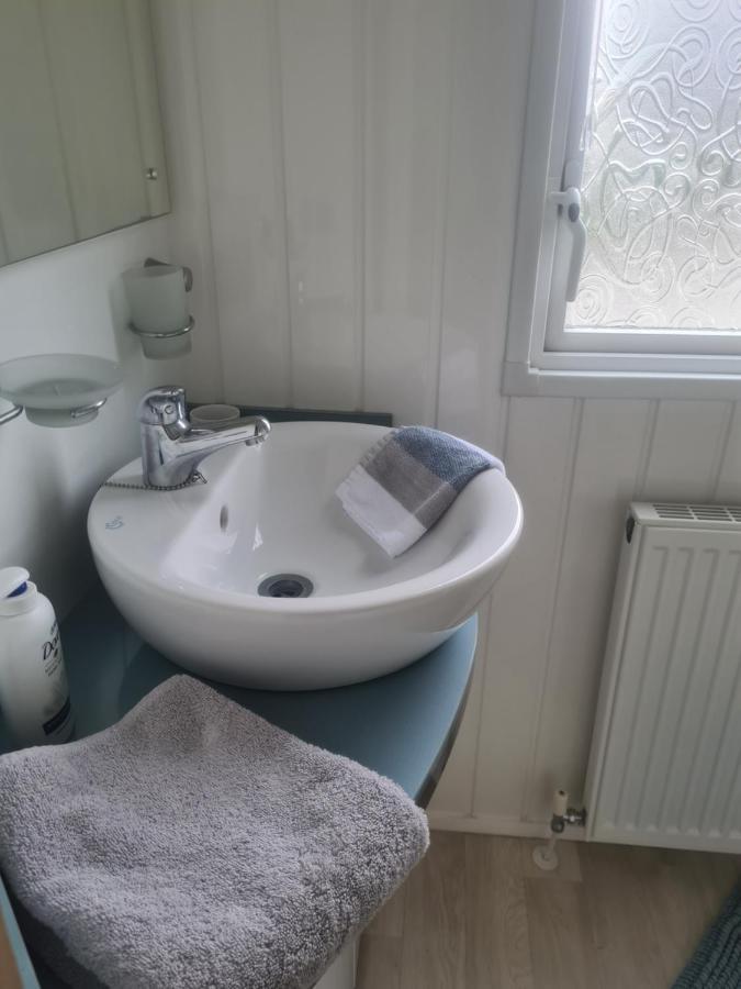 Beautiful 2 Bedroom Caravan, Holiday Park Tenby Saint Florence Ngoại thất bức ảnh