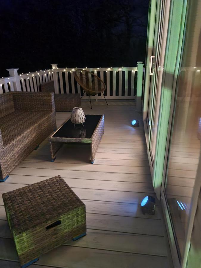 Beautiful 2 Bedroom Caravan, Holiday Park Tenby Saint Florence Ngoại thất bức ảnh