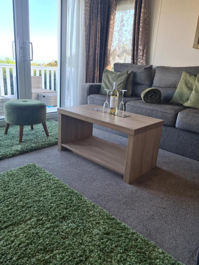 Beautiful 2 Bedroom Caravan, Holiday Park Tenby Saint Florence Ngoại thất bức ảnh