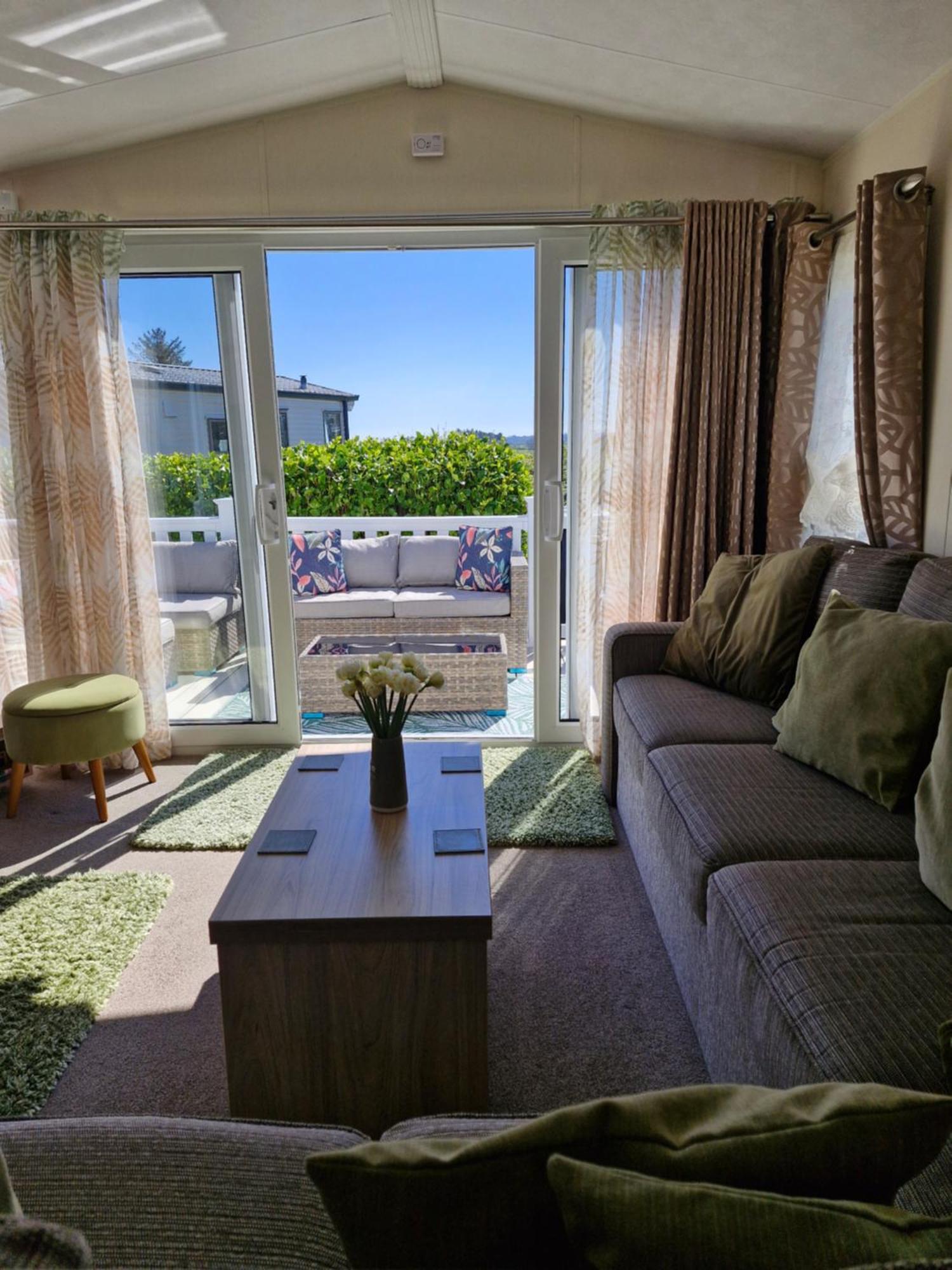 Beautiful 2 Bedroom Caravan, Holiday Park Tenby Saint Florence Ngoại thất bức ảnh